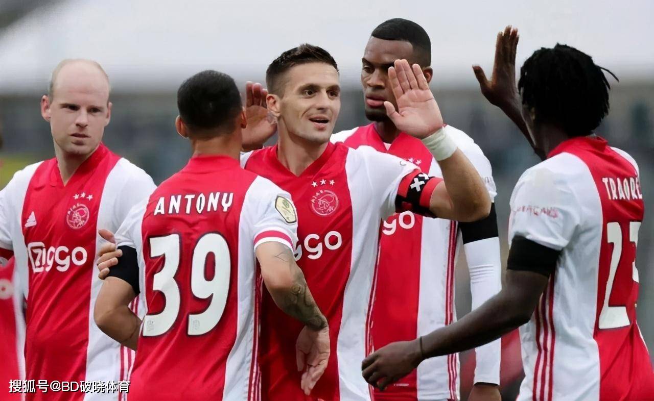 尤文图斯以 尤文图斯以