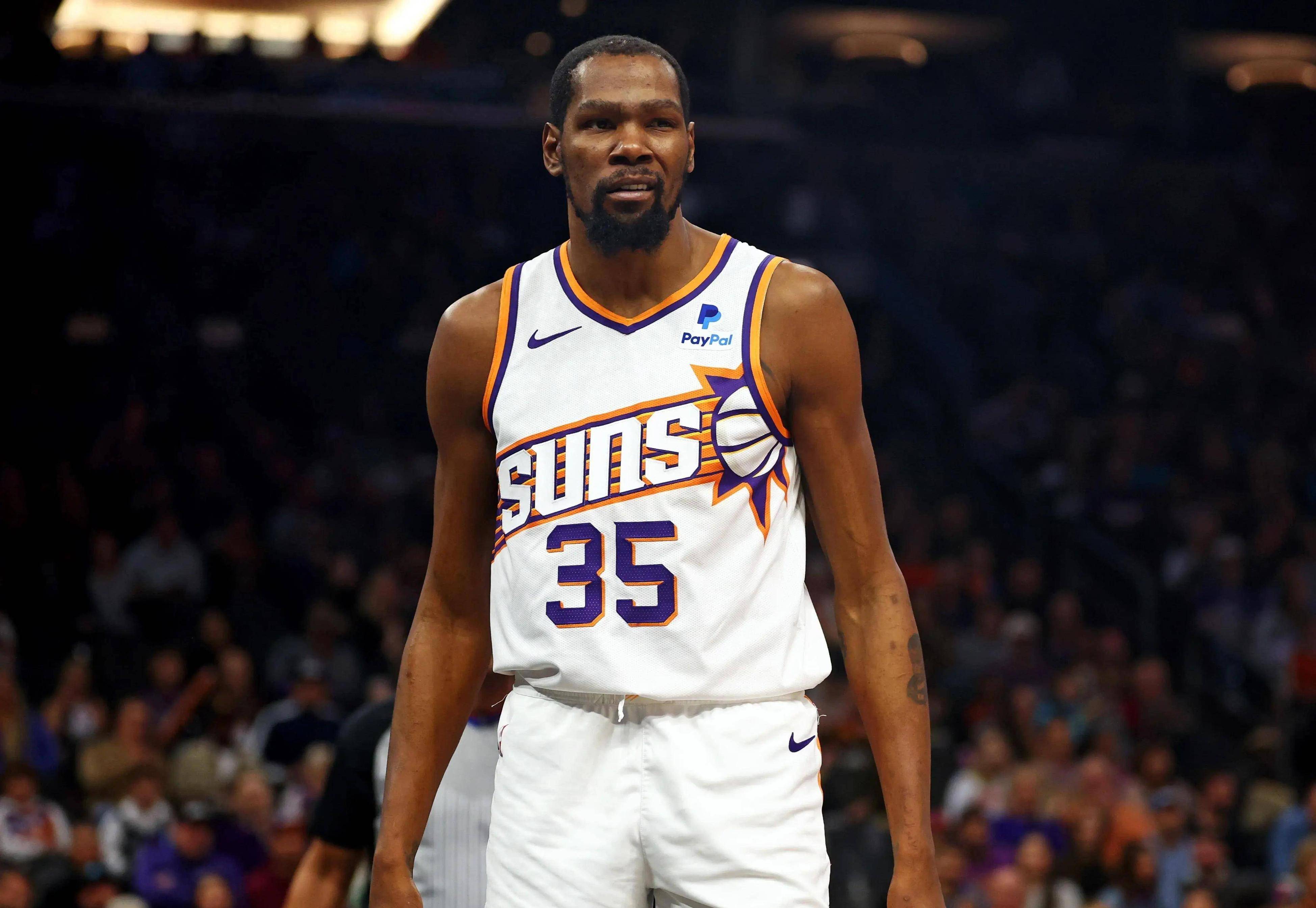 曼市通过左